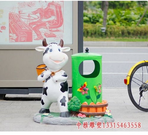 西安玻璃钢仿真奶牛卡通雕塑 艺术与动画的完美融合